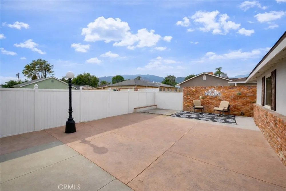 307 11th Azusa, CA 91702