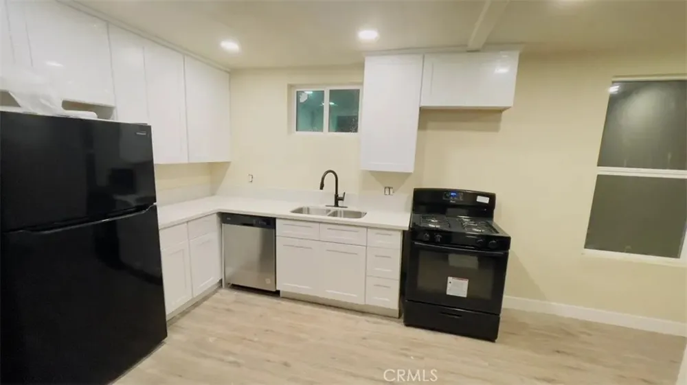 2944 6th Riverside, CA 92507