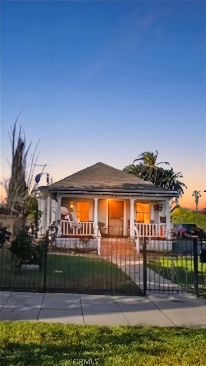 2944 6th Riverside, CA 92507