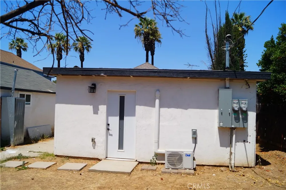 2944 6th Riverside, CA 92507