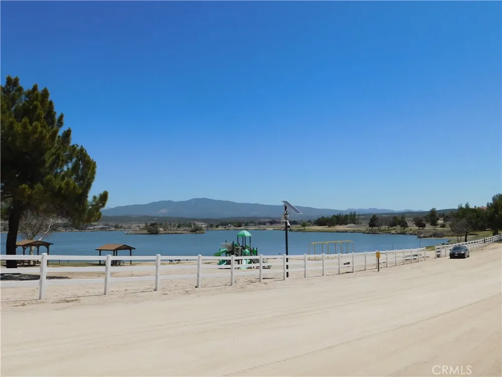 753 Rolling Hills Drive Aguanga, CA 92536