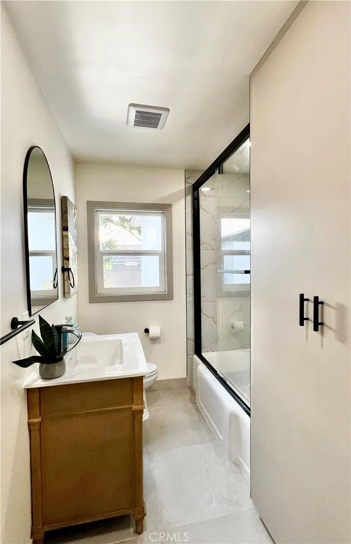 4113 Brock Avenue Lakewood, CA 90712