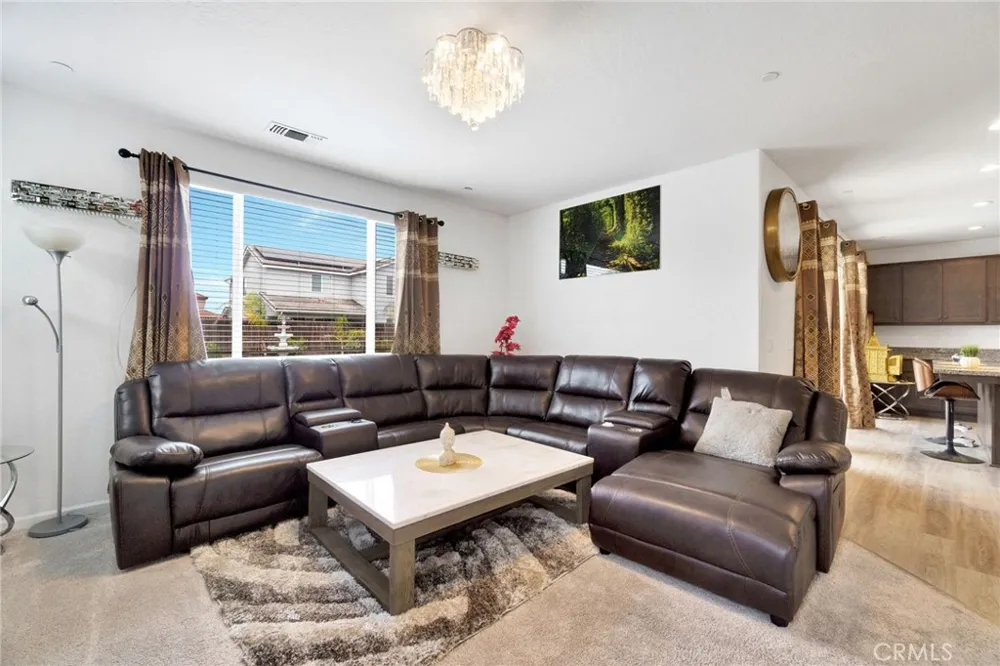 6118 E Berkeley Fresno, CA 93727
