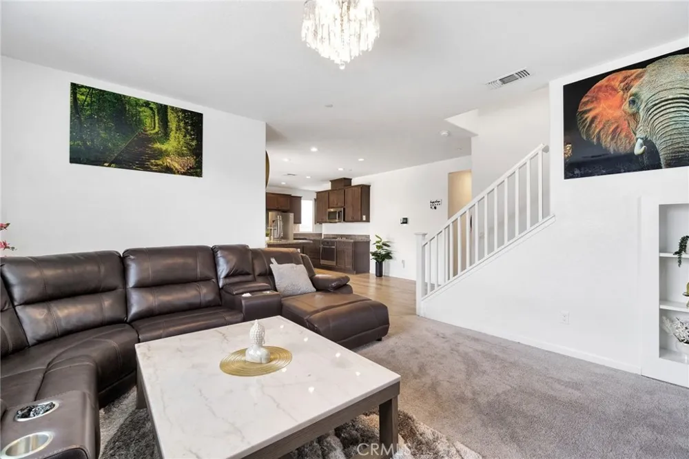 6118 E Berkeley Fresno, CA 93727