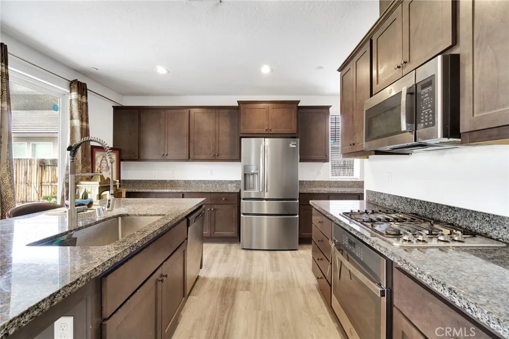6118 E Berkeley Fresno, CA 93727