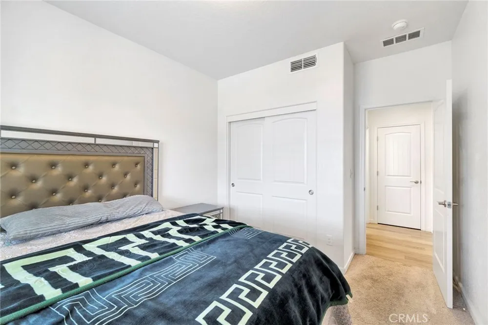 6118 E Berkeley Fresno, CA 93727