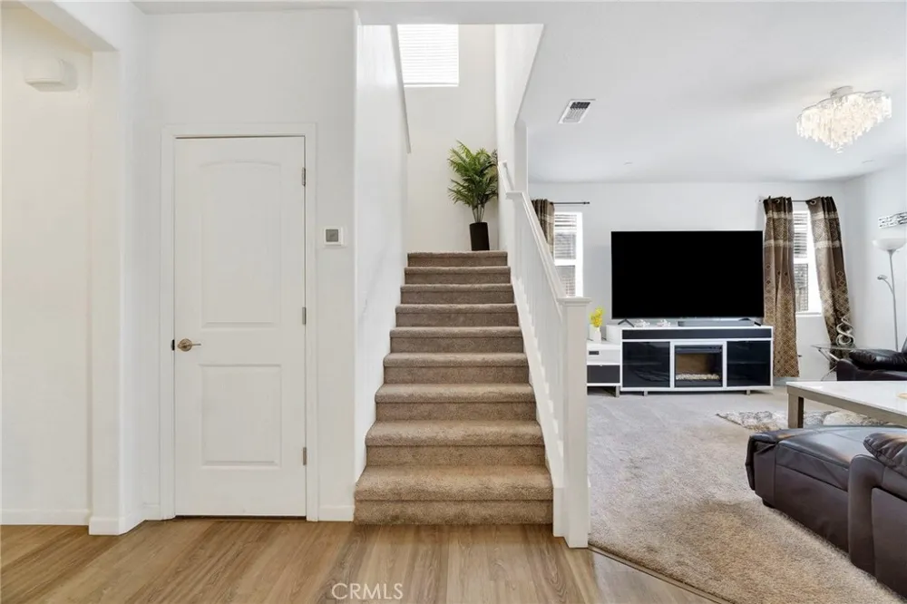 6118 E Berkeley Fresno, CA 93727