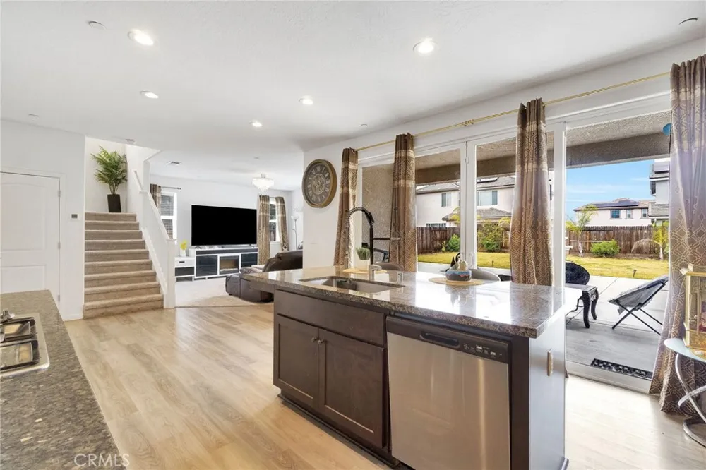 6118 E Berkeley Fresno, CA 93727