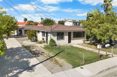 207 E Flora