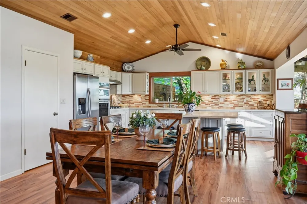 17372 Greenridge Hidden Valley Lake, CA 95467