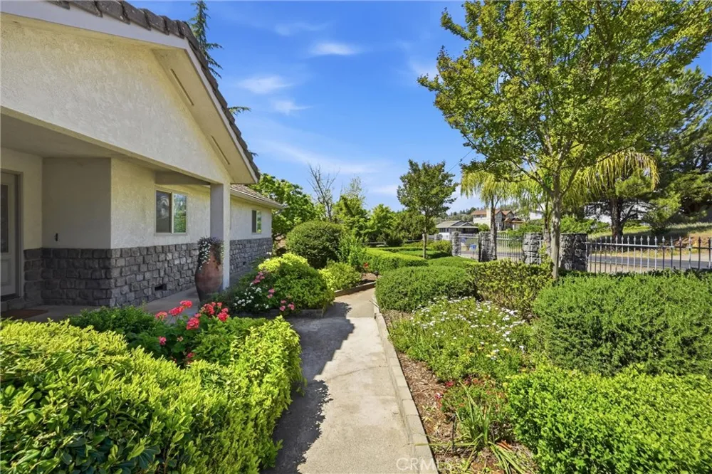 17372 Greenridge Hidden Valley Lake, CA 95467