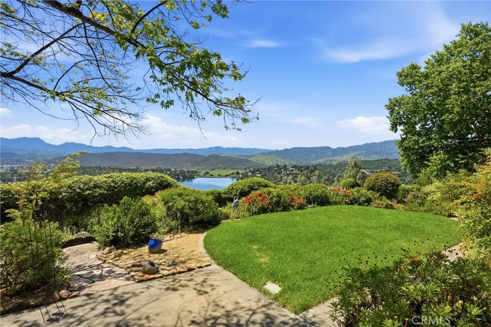 17372 Greenridge Hidden Valley Lake, CA 95467
