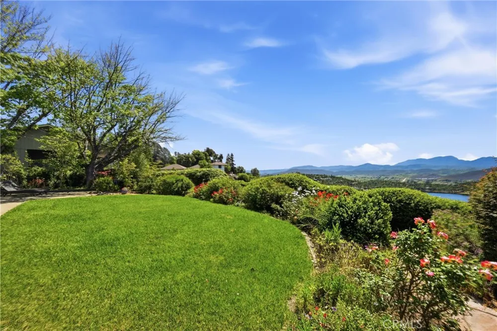17372 Greenridge Hidden Valley Lake, CA 95467