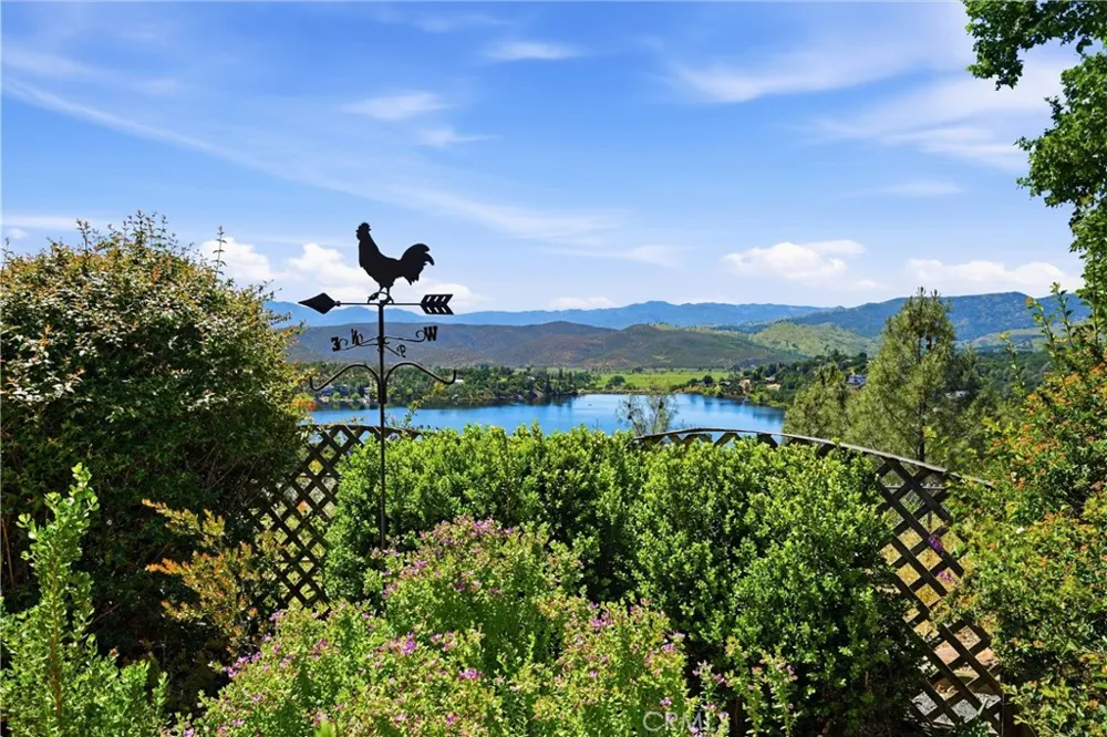 17372 Greenridge Hidden Valley Lake, CA 95467