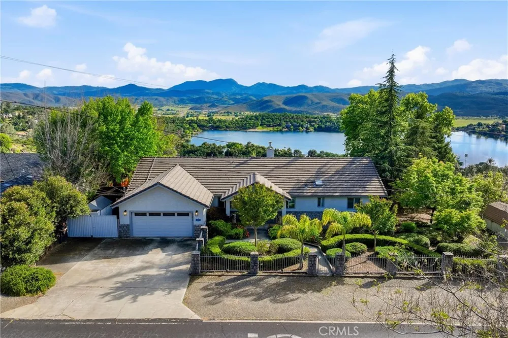 17372 Greenridge Hidden Valley Lake, CA 95467