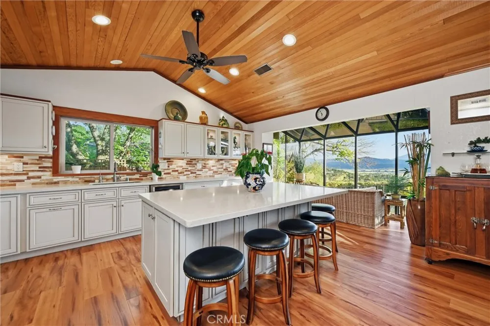 17372 Greenridge Hidden Valley Lake, CA 95467
