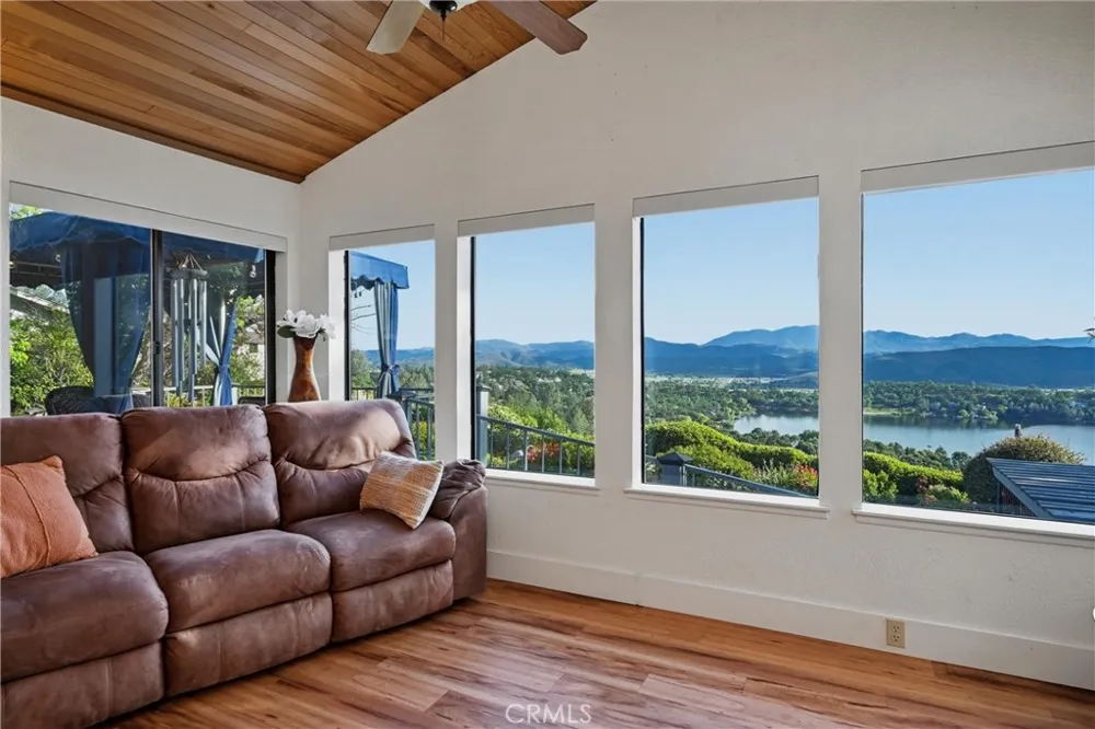 17372 Greenridge Hidden Valley Lake, CA 95467