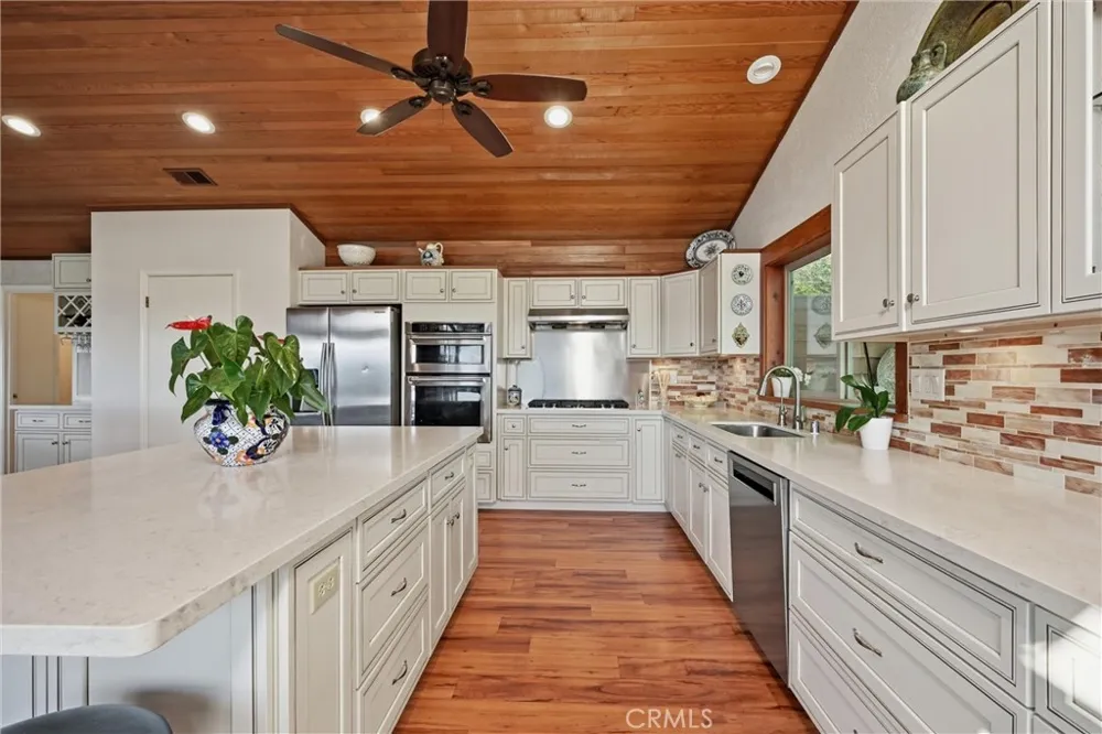 17372 Greenridge Hidden Valley Lake, CA 95467