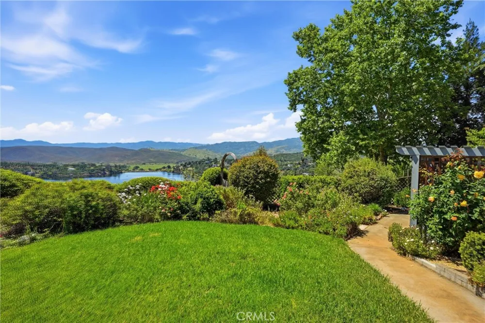 17372 Greenridge Hidden Valley Lake, CA 95467