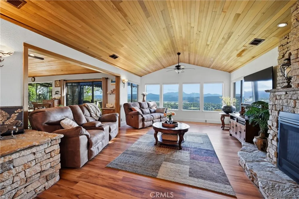 17372 Greenridge Hidden Valley Lake, CA 95467