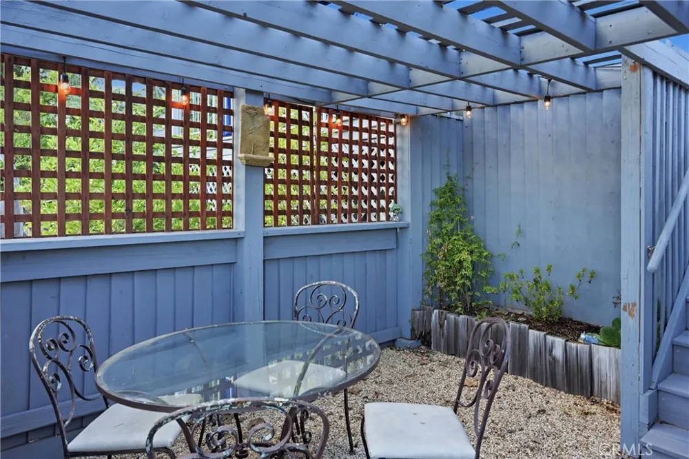 17372 Greenridge Hidden Valley Lake, CA 95467