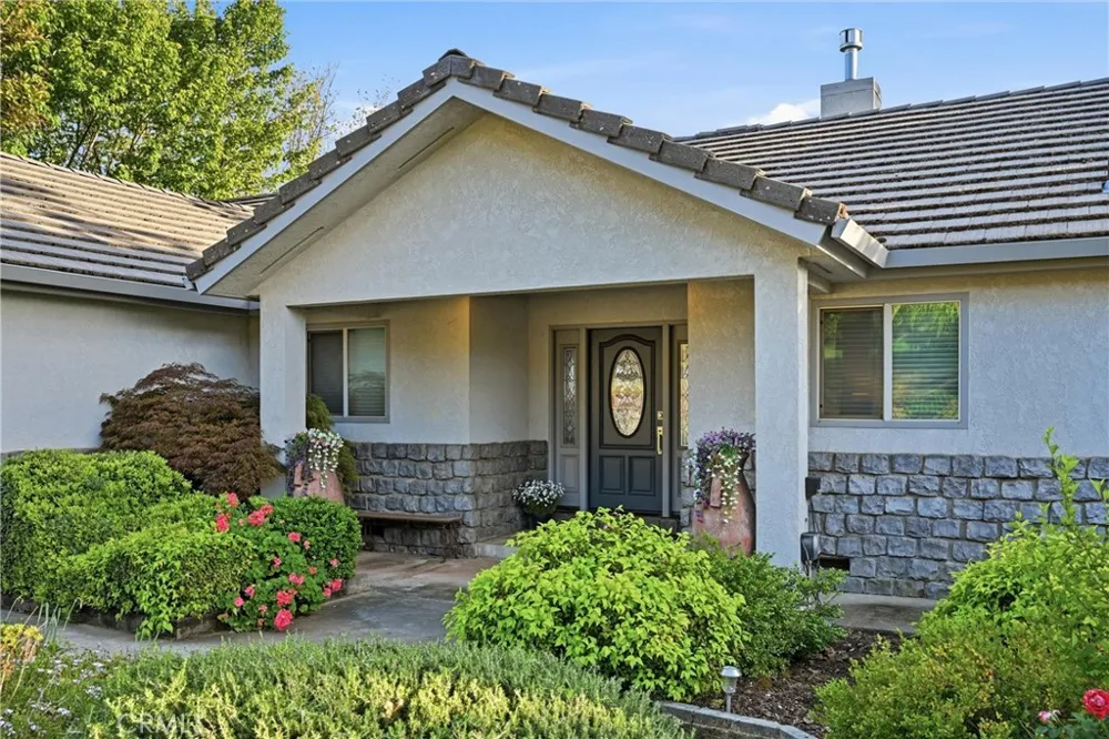 17372 Greenridge Hidden Valley Lake, CA 95467