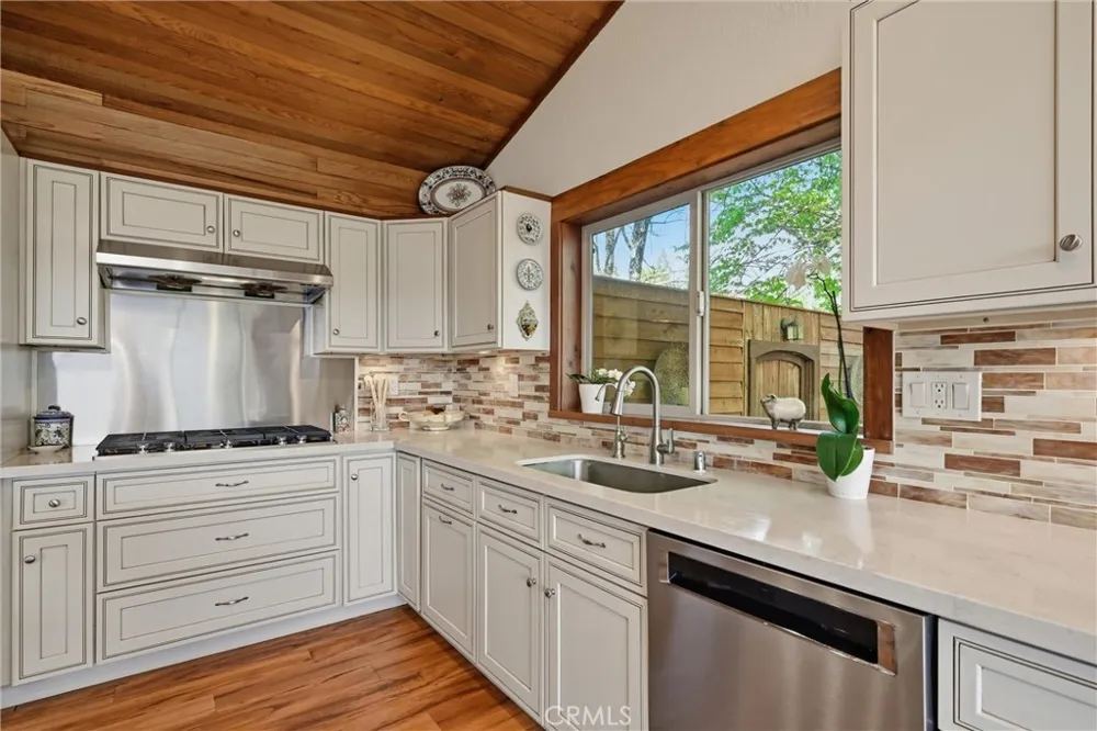 17372 Greenridge Hidden Valley Lake, CA 95467