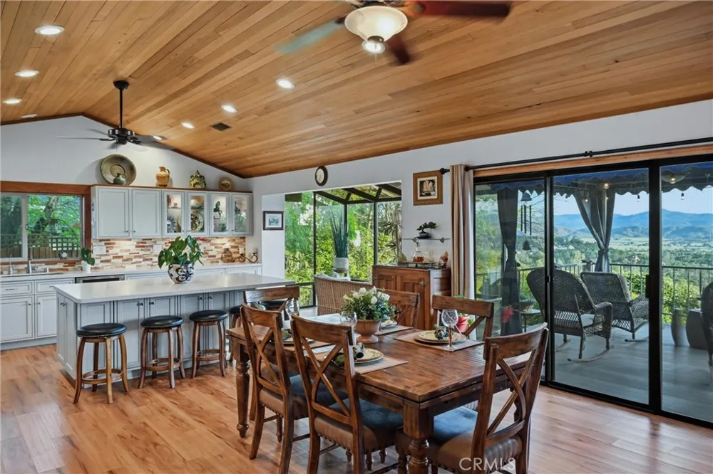 17372 Greenridge Hidden Valley Lake, CA 95467