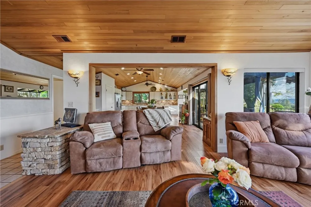 17372 Greenridge Hidden Valley Lake, CA 95467