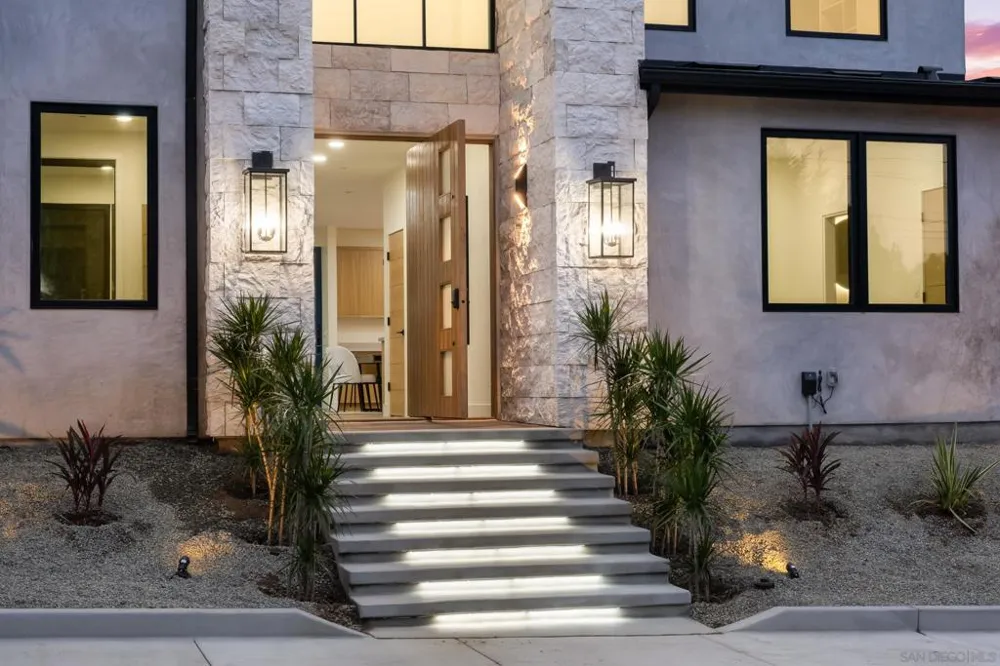 1531 Lieta St San Diego, CA 92110