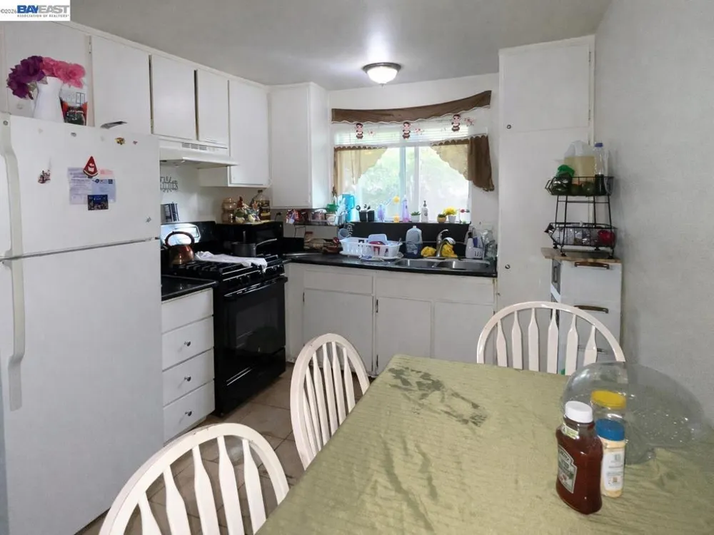 634 8TH St Richmond, CA 94801