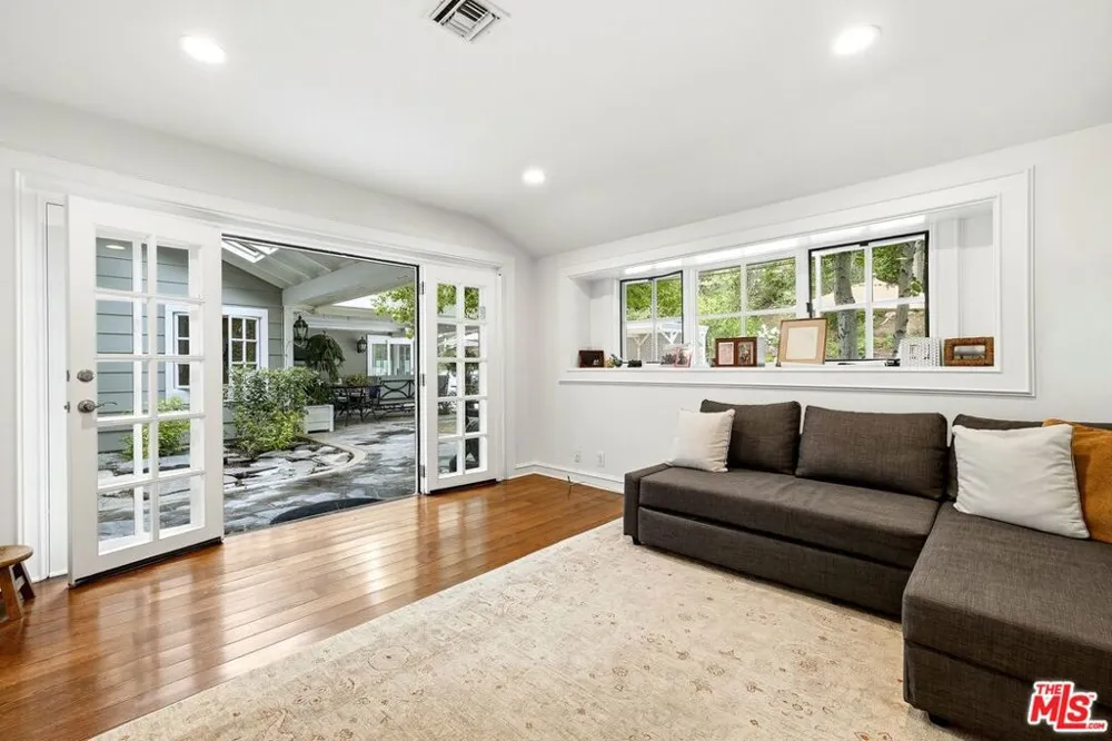 24317 Bridle Trail Road Hidden Hills, CA 91302