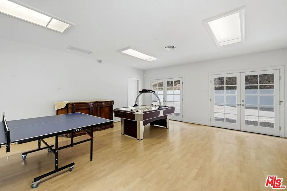 24317 Bridle Trail Road Hidden Hills, CA 91302