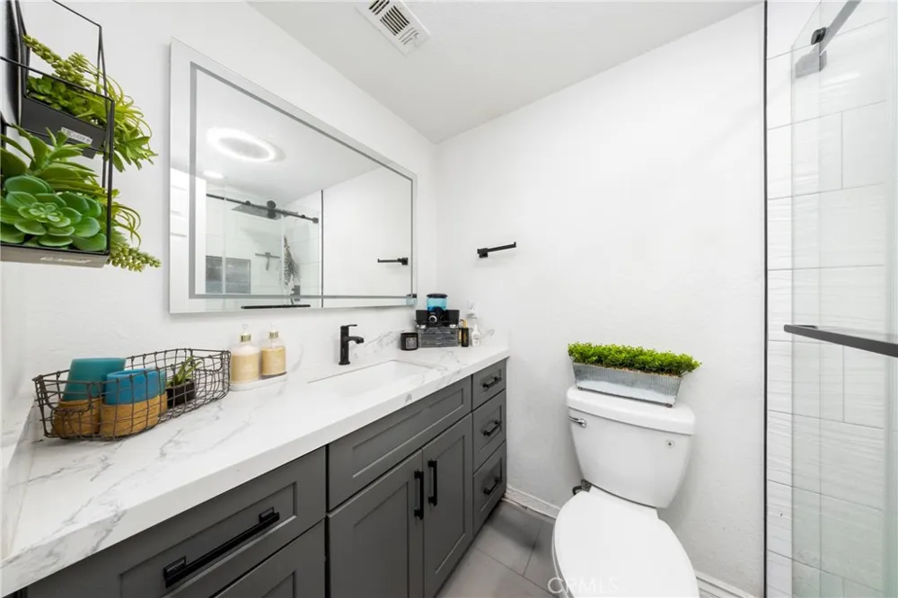 16108 Tullock Fontana, CA 92335