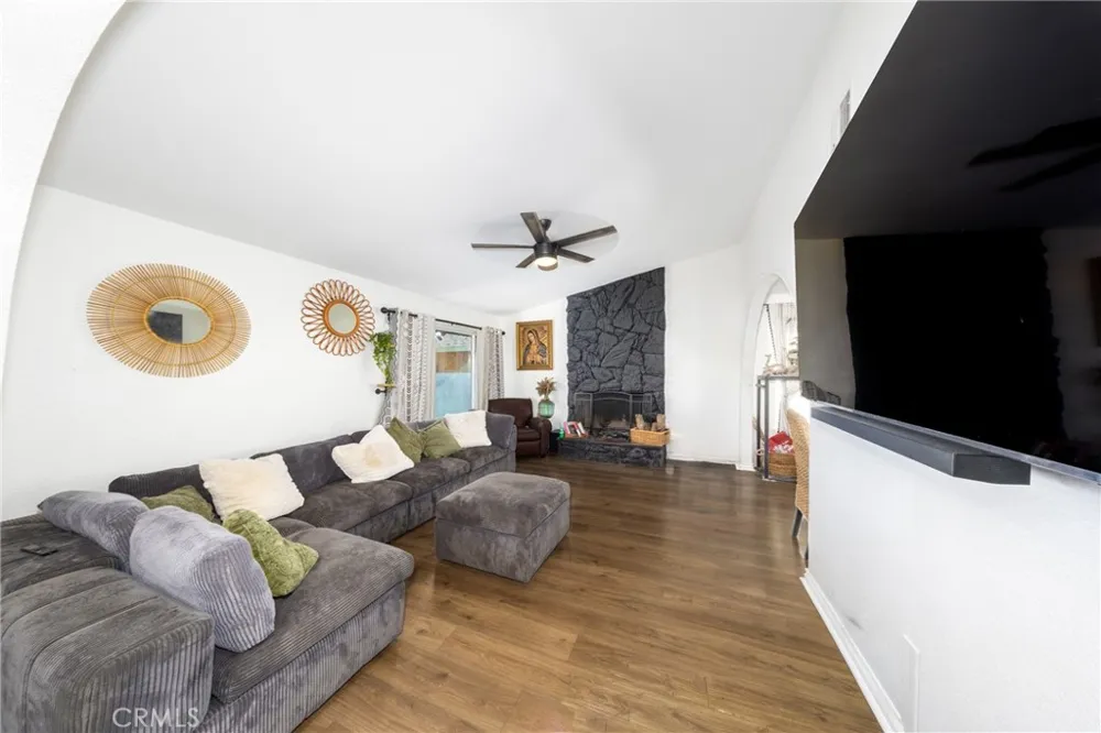 16108 Tullock Fontana, CA 92335