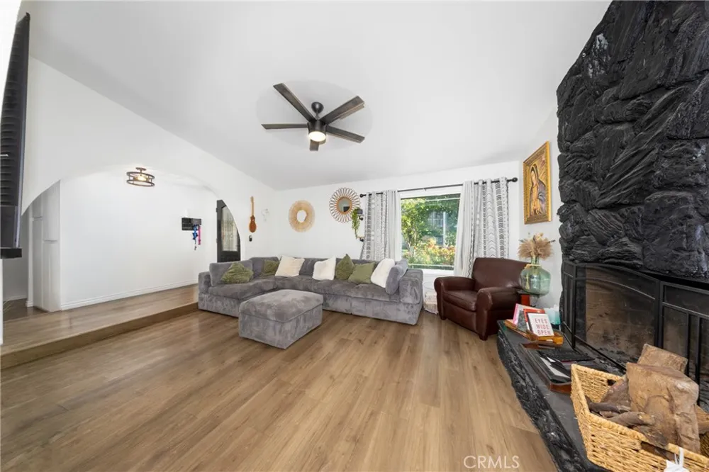 16108 Tullock Fontana, CA 92335