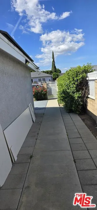 17550 Willard Northridge, CA 91325