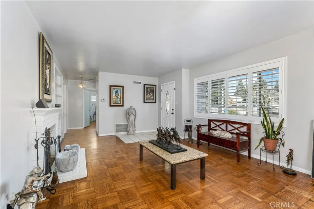 1333 Singingwood Pomona, CA 91767
