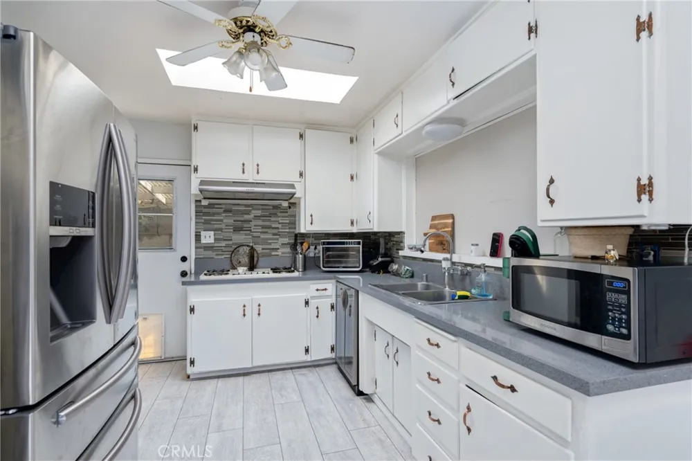 1333 Singingwood Pomona, CA 91767