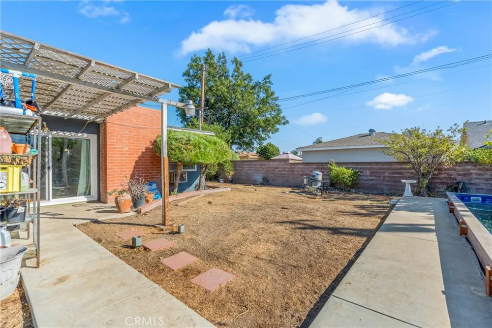 1333 Singingwood Pomona, CA 91767