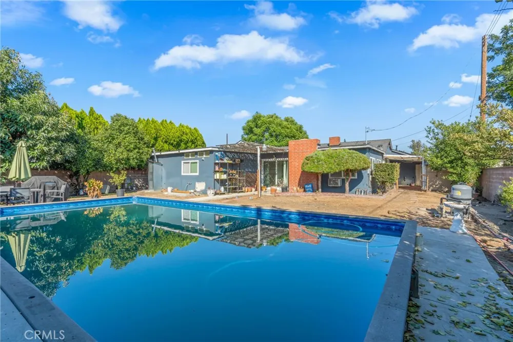 1333 Singingwood Pomona, CA 91767