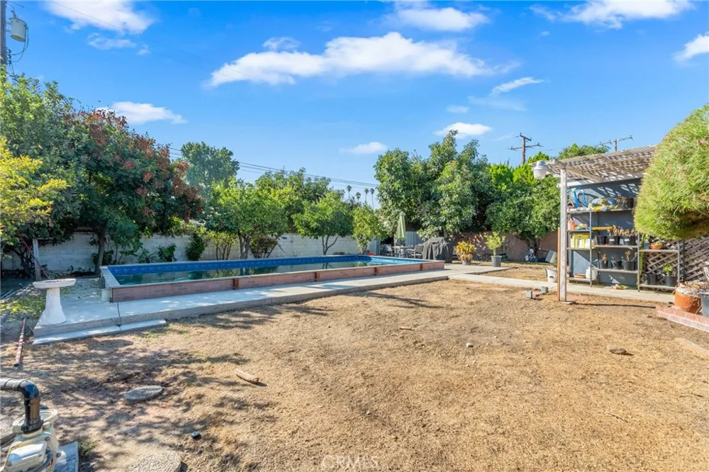 1333 Singingwood Pomona, CA 91767