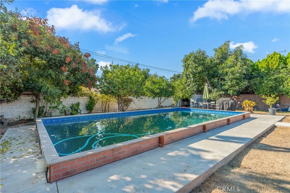 1333 Singingwood Pomona, CA 91767