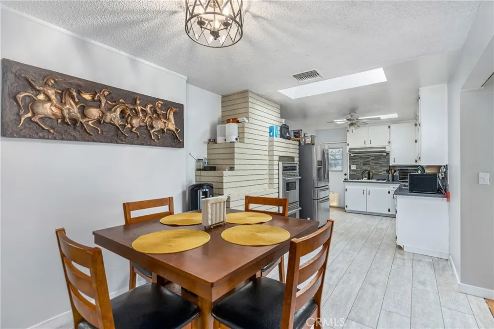 1333 Singingwood Pomona, CA 91767