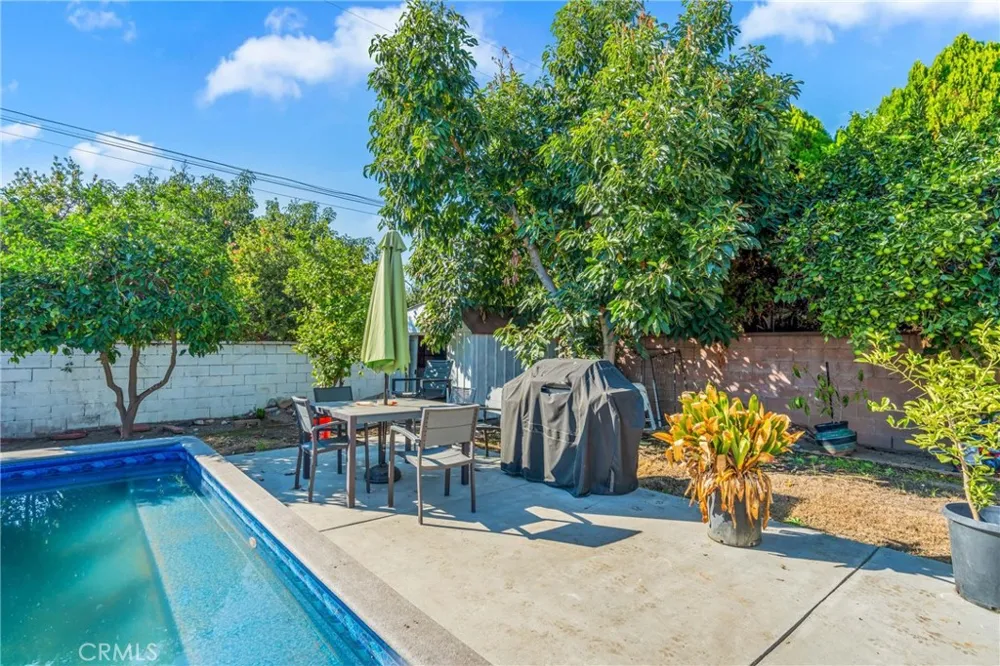 1333 Singingwood Pomona, CA 91767