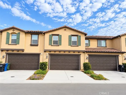 3953 E Rincon