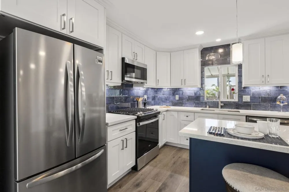 7102 San Bartolo St #11 Carlsbad, CA 92011