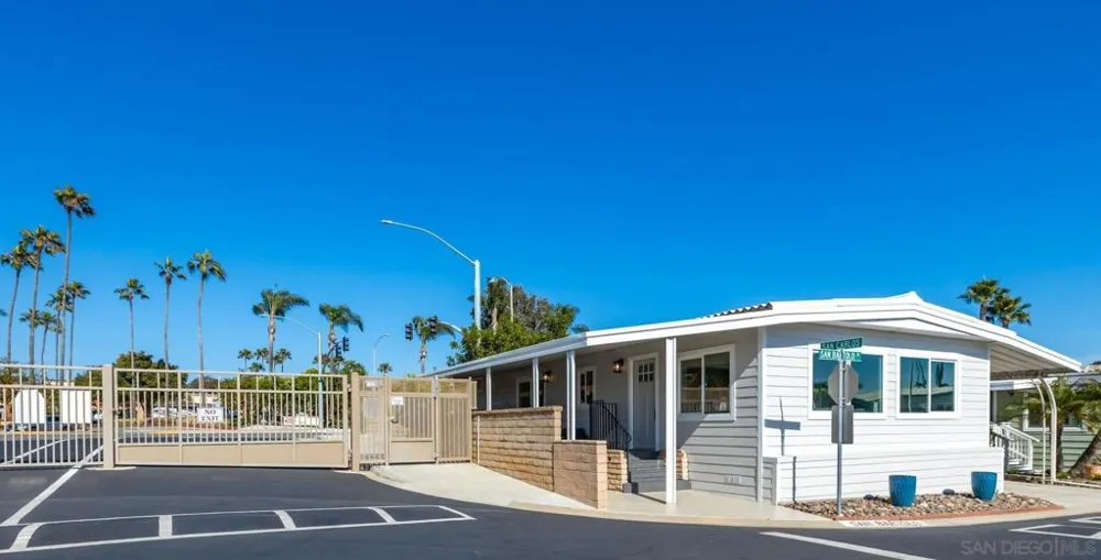 7102 San Bartolo St #11 Carlsbad, CA 92011