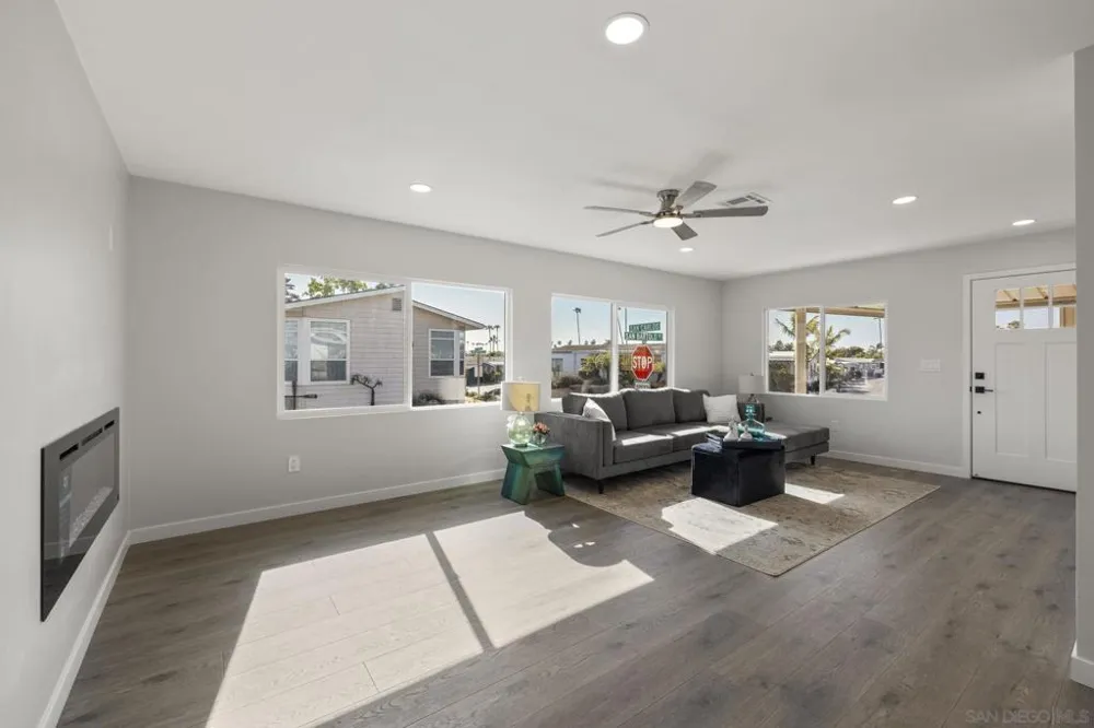 7102 San Bartolo St #11 Carlsbad, CA 92011