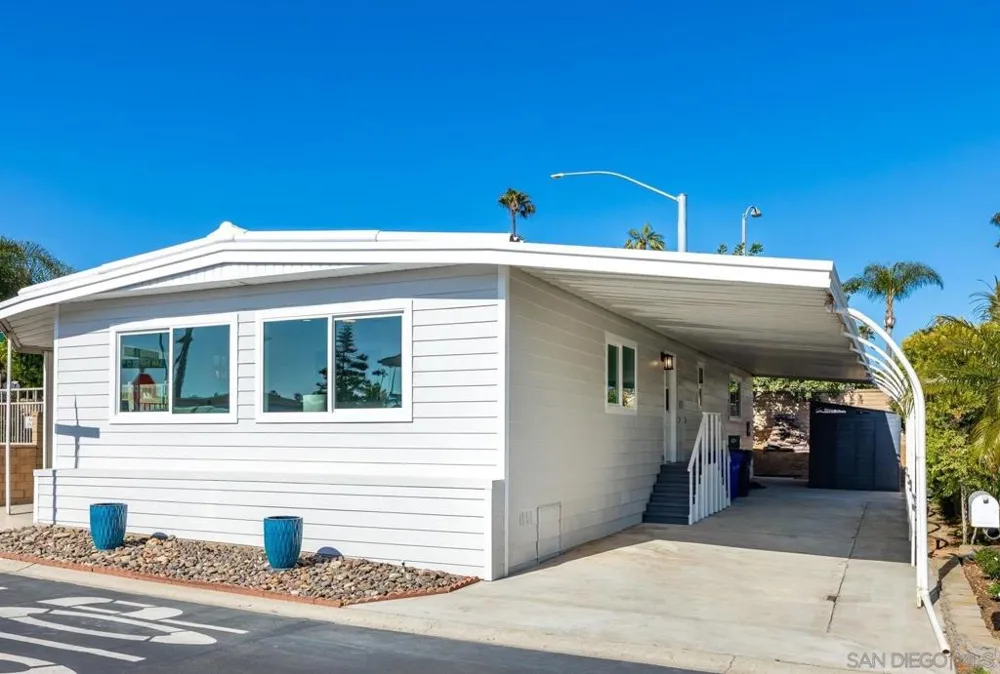7102 San Bartolo St #11 Carlsbad, CA 92011